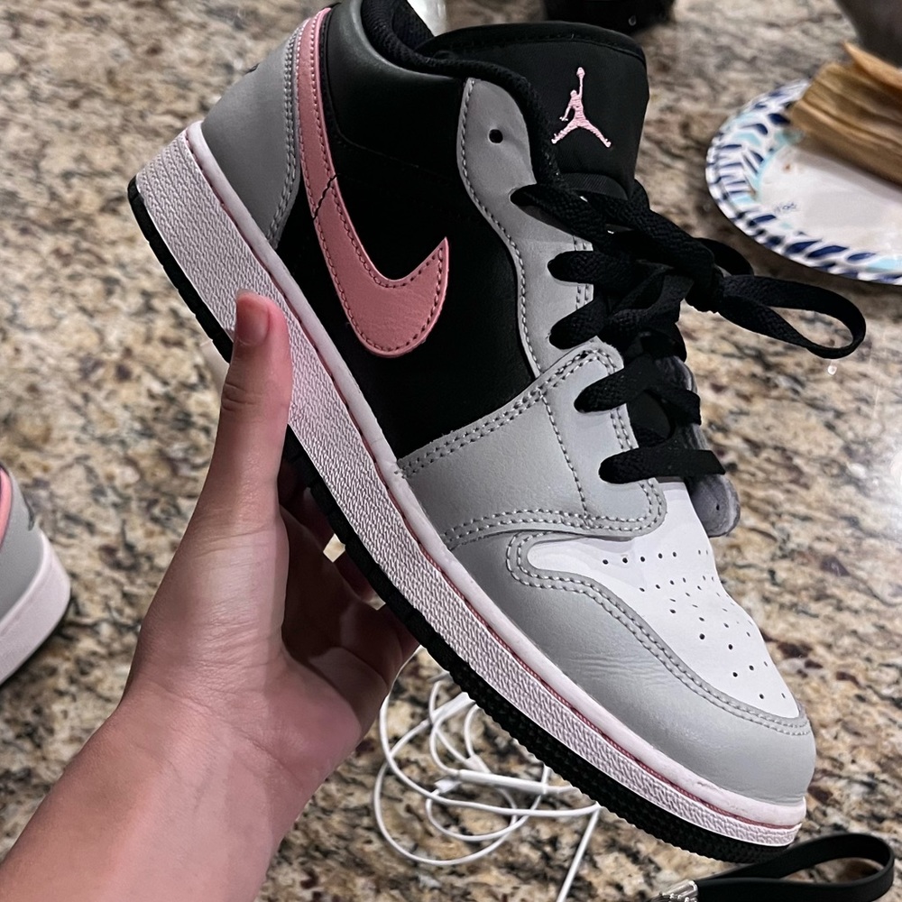 Jordan 1 low